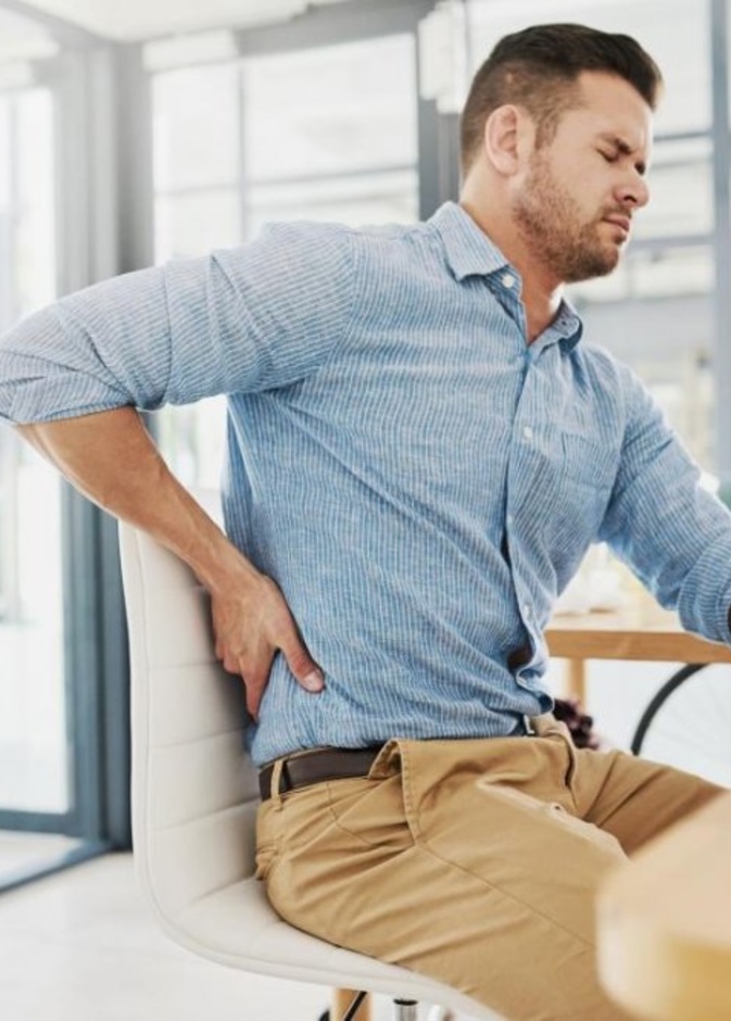 استخدام الثلج على شكل كمادات باردة لعلاج البواسير