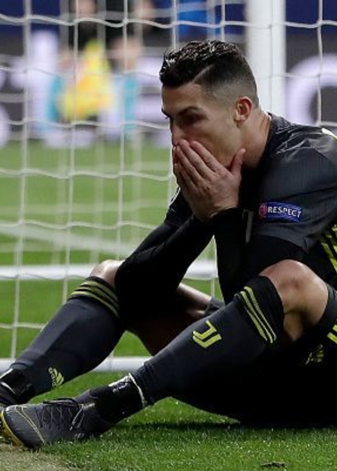 الفريقين يعترضون على حكم المباراة