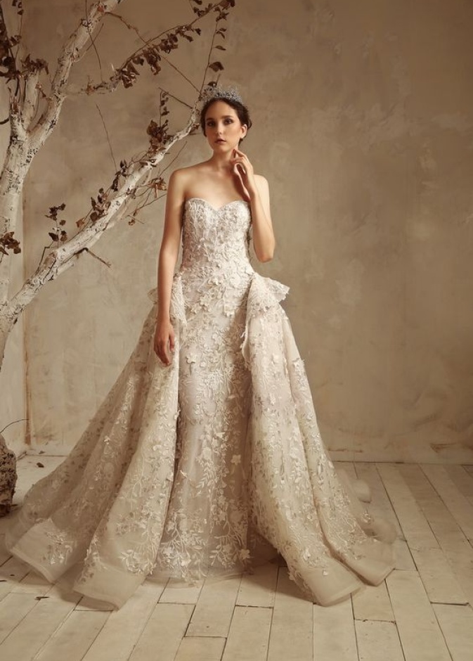 اشكال تاج عروس فخمة للعروس من مجموعة Ralf & Russo