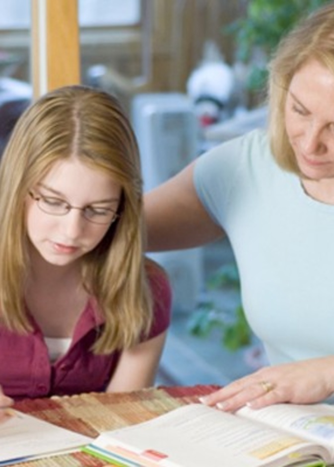 كيف تتعامل الأم مع ضعف أبنائها في التحصيل الدراسي 