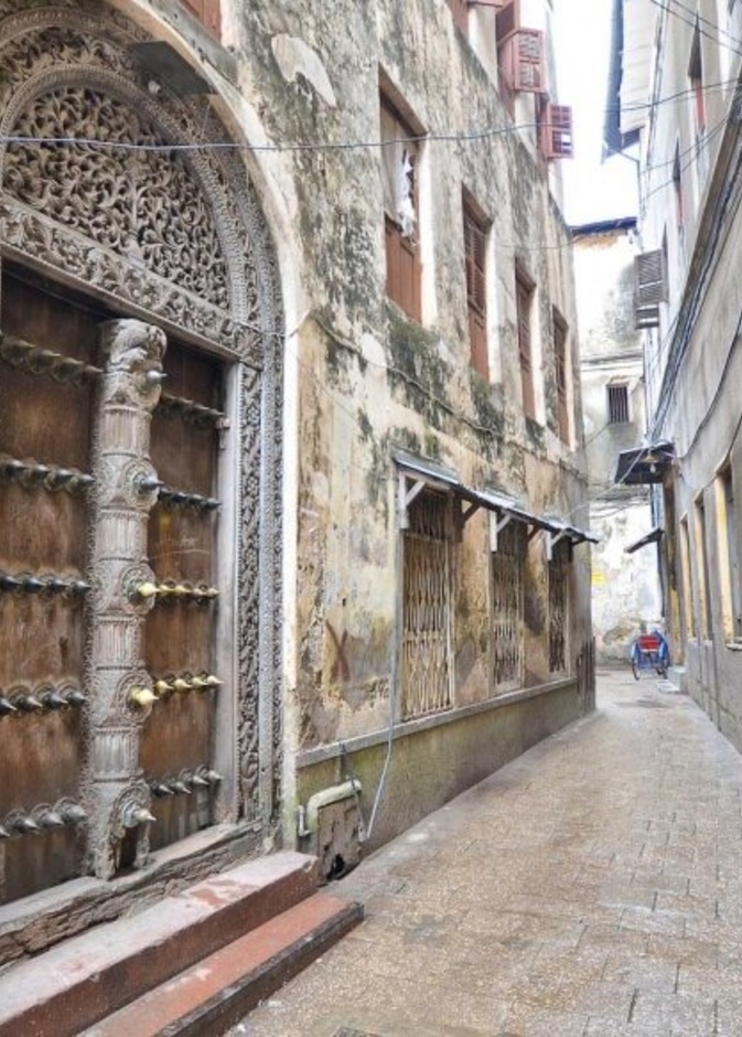 الأبواب المنحوتة في ستون تاون