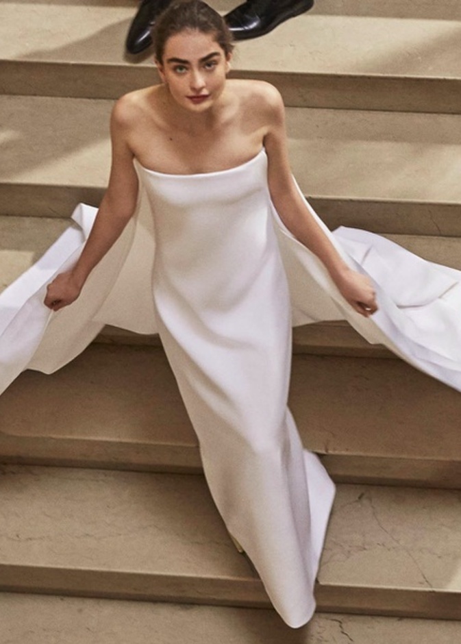  فستان من تصميم carolina herrera