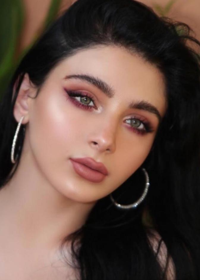  مكياج مميز من غادة