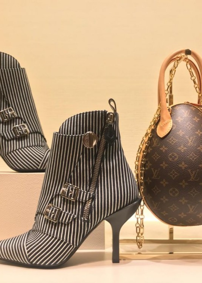 جزمة كاحل وحقيبة من  "لويس فيتون" Louis Vuitton 