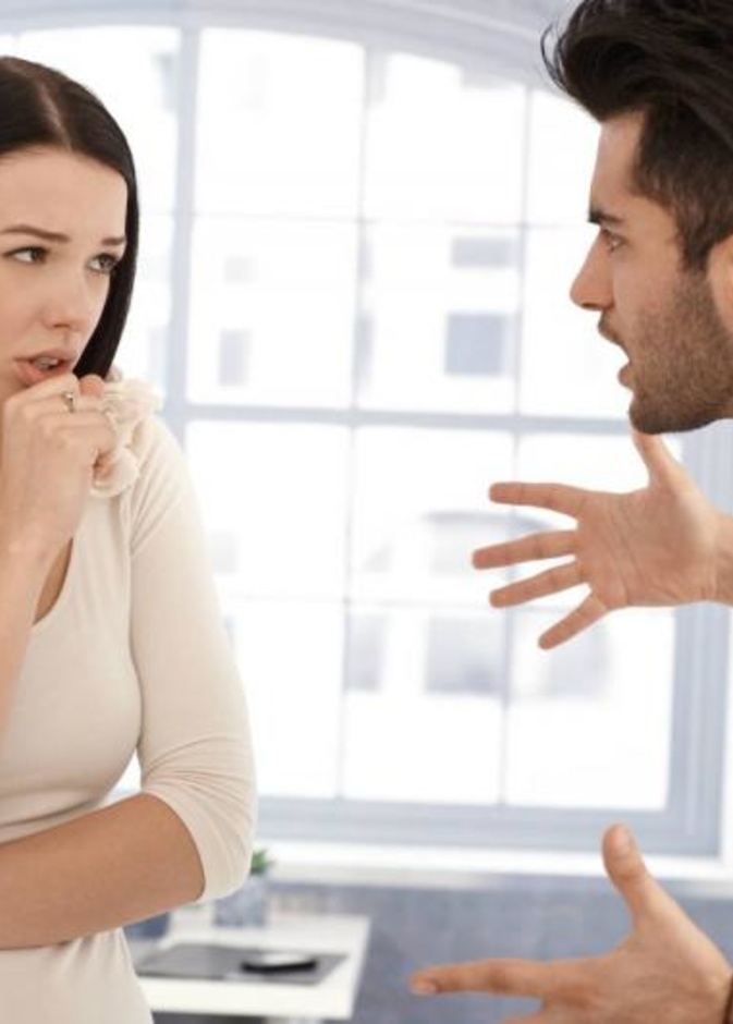 كيف يسيطر الرجل على غضبه أمام المرأة 