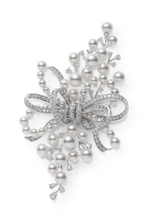 بروش لؤلؤ طبيعي من ميكيموتو Mikimoto