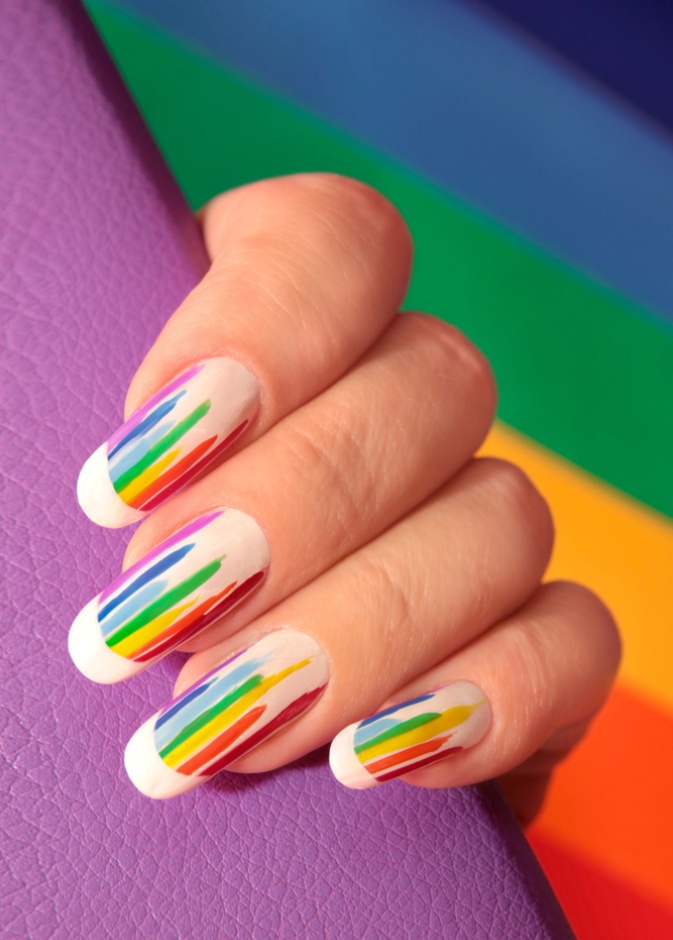 تألقي برسمات اظافر مبهجة في الربيع