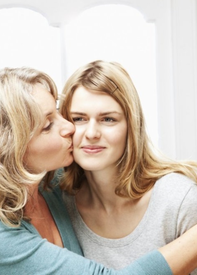 بما انها تنتمي الى برج مائي فمن الانسب مفاجأتها بحجز رحلة الى مكان فيه مطلّ على البحر