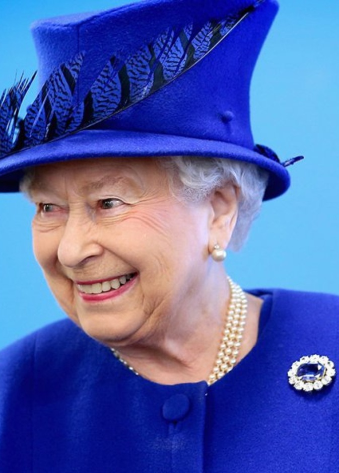 توقيع ملكة بريطانيا الرسمي Elizabeth R