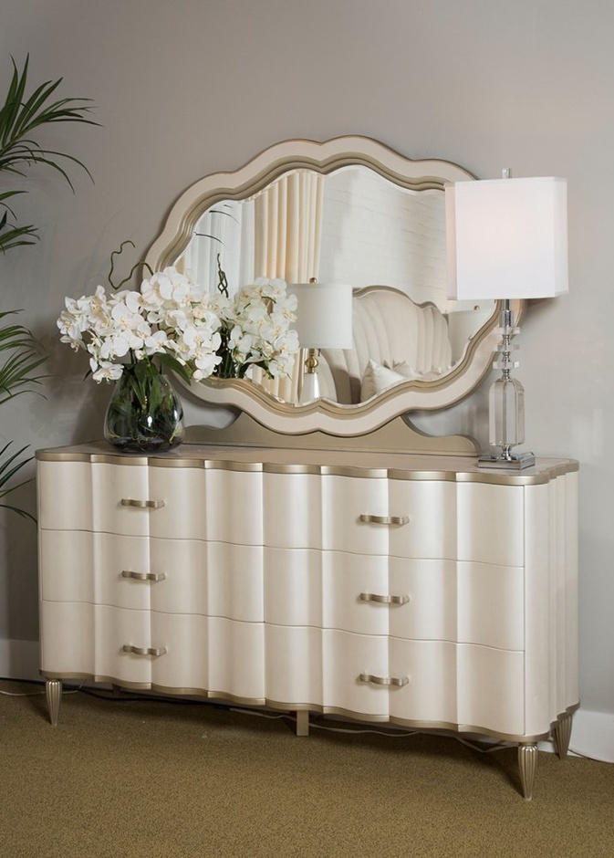 طقم سرير من Cal King المُنجد