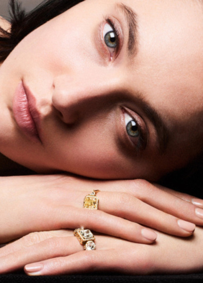 دبل من Anna Sheffield