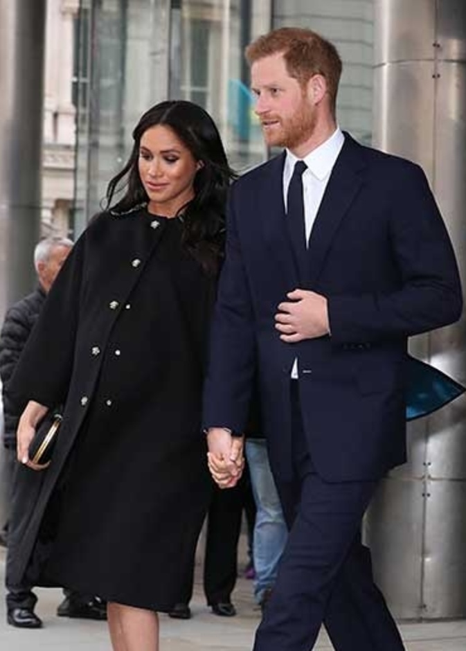 الأمير هاري وميغان ماركل زارا المركز الثقافي النيوزلندي لتقديم العزاء