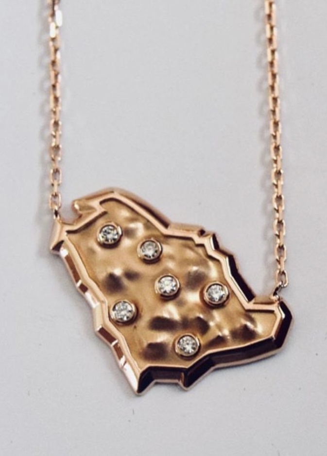 خواتم بتصميم أنيق من مجموعة مستوحاة من البجع