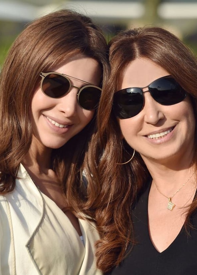 بهذه الصورة عايدت نانسي عجرم والدتها ريموندا عون  في عيد الأم