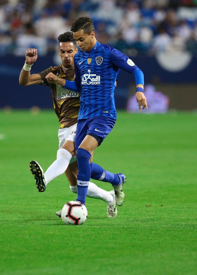 بعد تعادل الهلال.. الدوري السعودي على صفيح ساخن