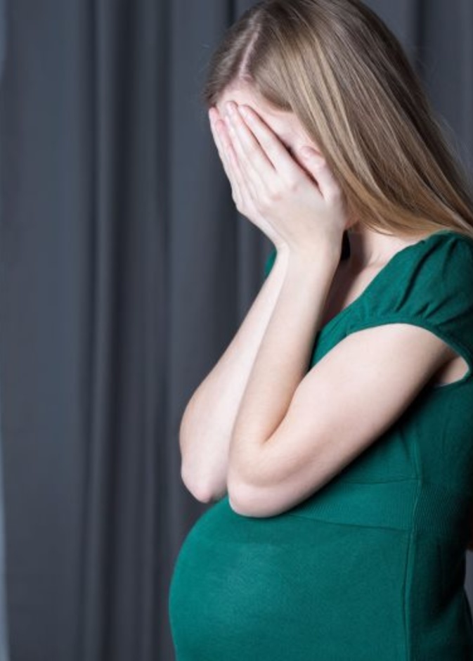 أسباب و أعراض اكتئاب الحمل وطرق التخلص منها