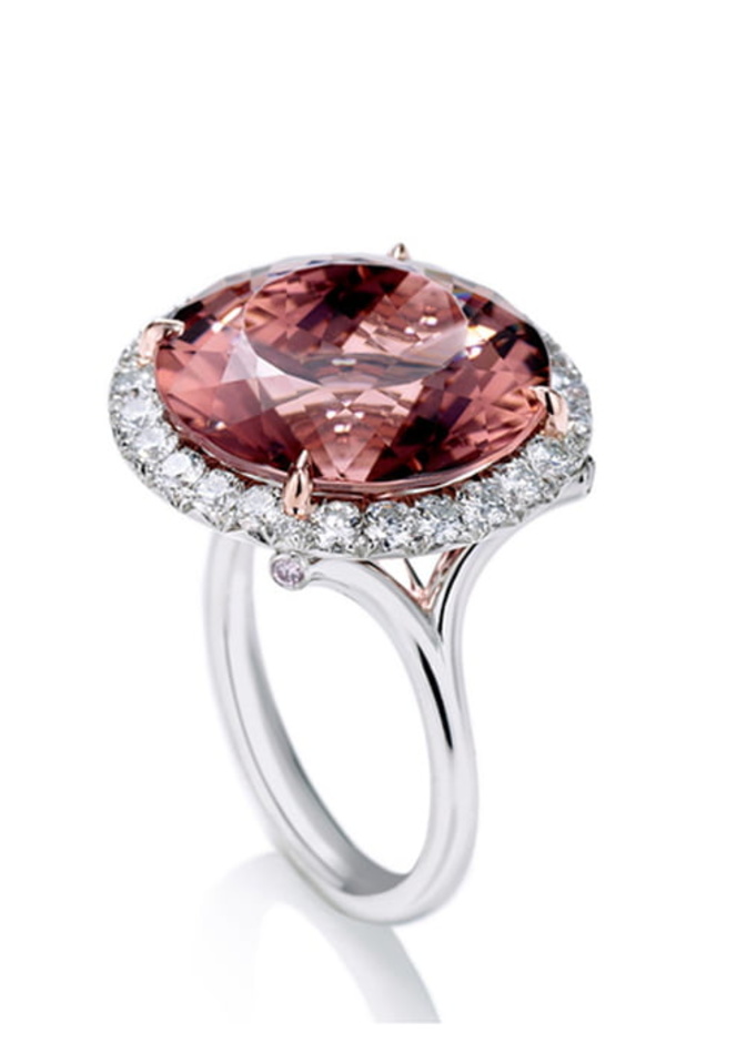 اللون الاحمر يرمز الى الحب