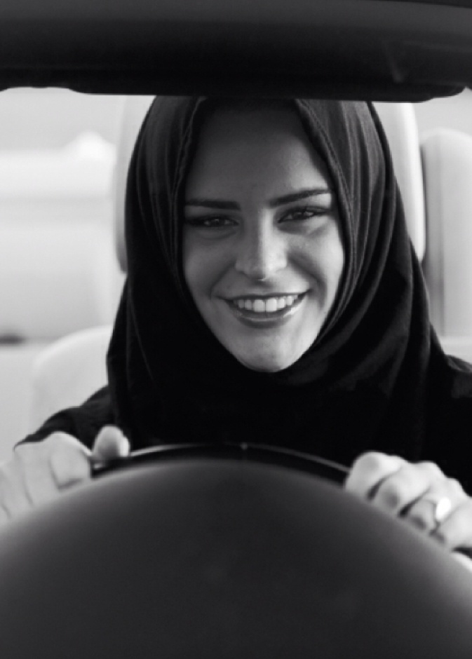 التمتع بصحة جيدة وعدم المعاناة من أمراض وعاهات تمنع من قيادة السيارة