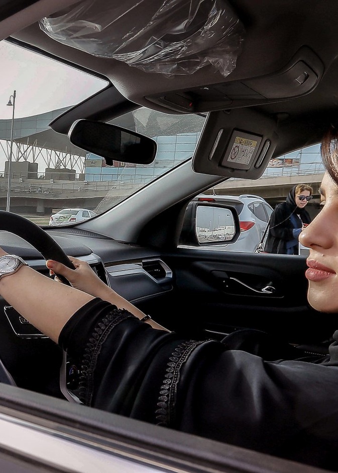  5 فوائد اقتصادية لقيادة المرأة للسيارة