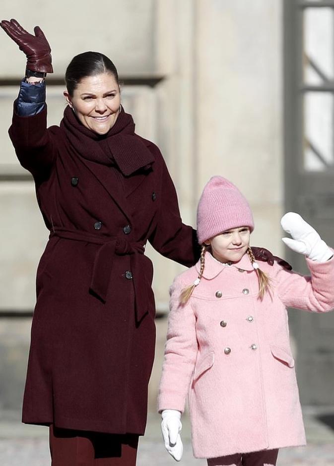 الأميرة فيكتوريا ترقص الفلوس