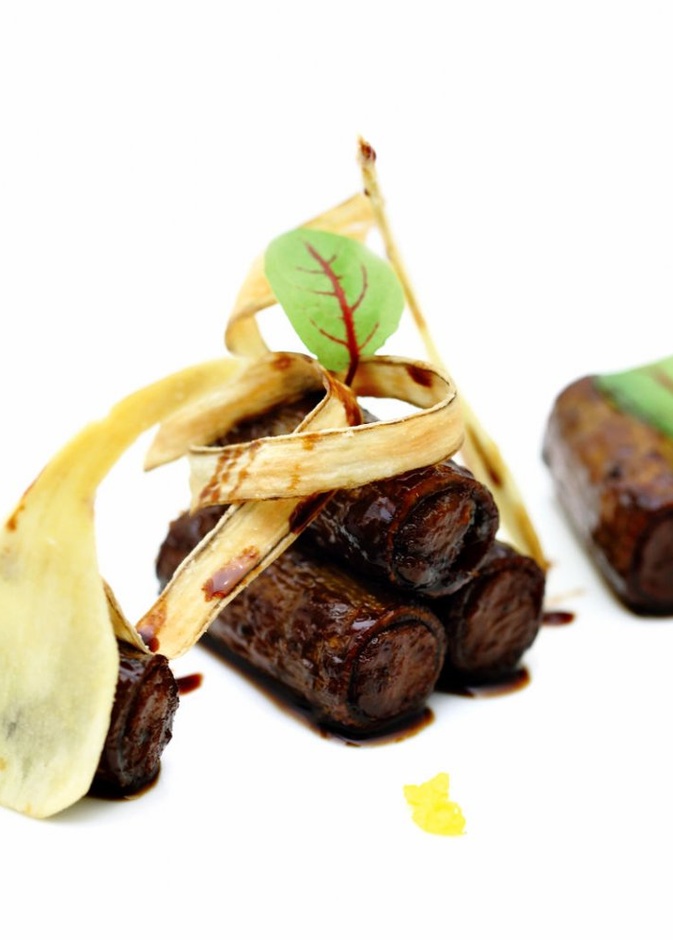 مطعم ULTRAVIOLET