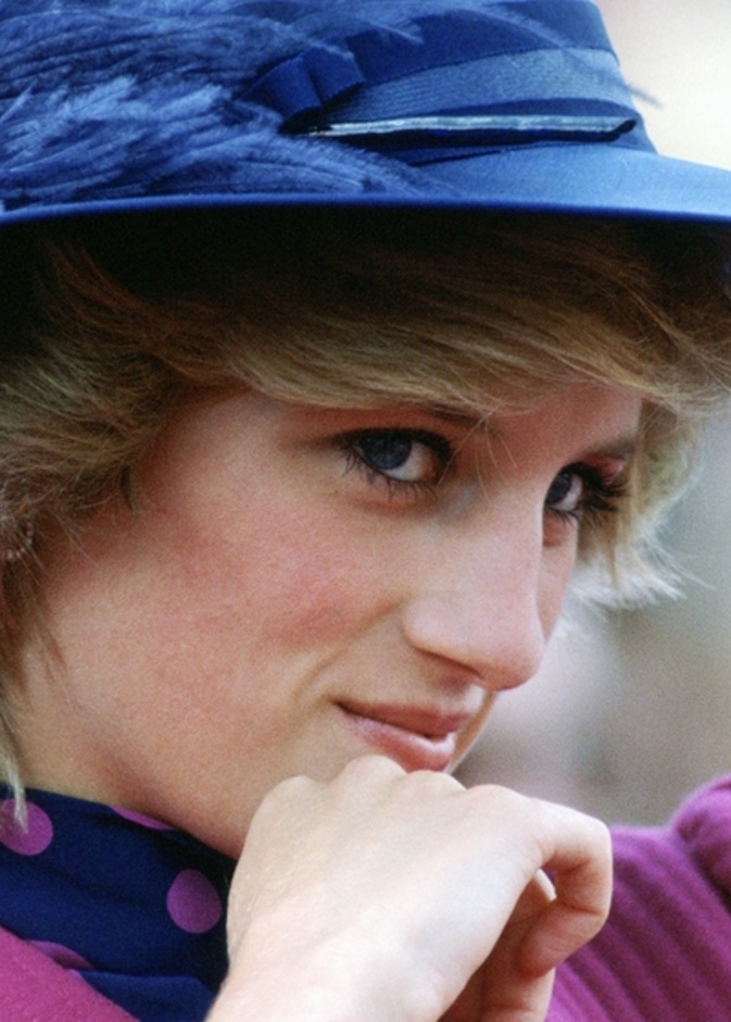 الأميرة ديانا مع الأميرين وليام وهاري في الوقت الحاضر