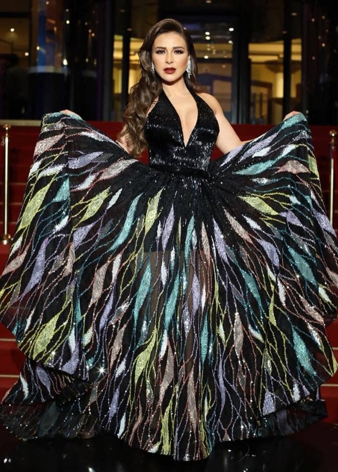 إطلالة ملفتة للنجمة ماغي بو غصن في حفل الموريكس دور2019