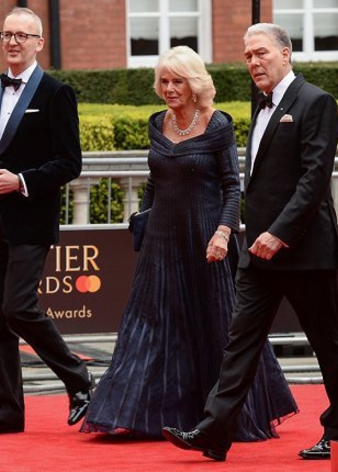 أناقة دوقة كورنوال في حفل جوائز أوليفر