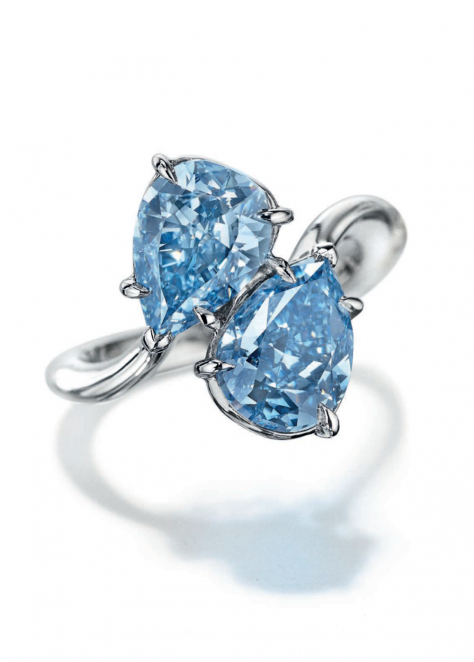 أحجار ماس أزرق بقصة الاجاصة