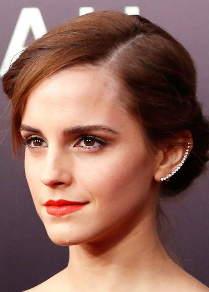 ايما واتسون بأقراط ناعمة من أنيتا كو Anita Ko