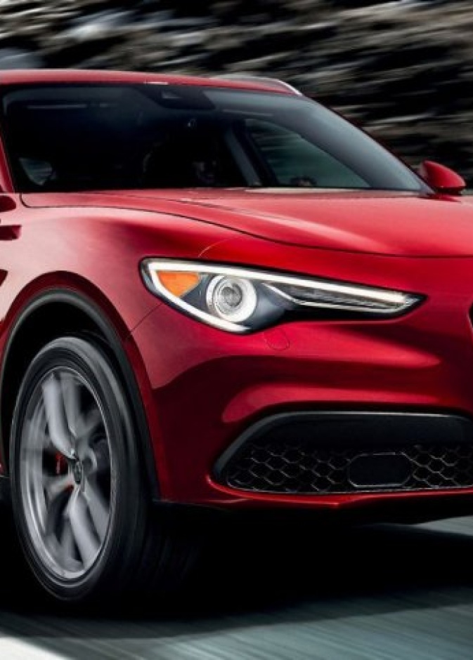 السيارة ستلفيو تتمتع بمظهر رياضي ضخم