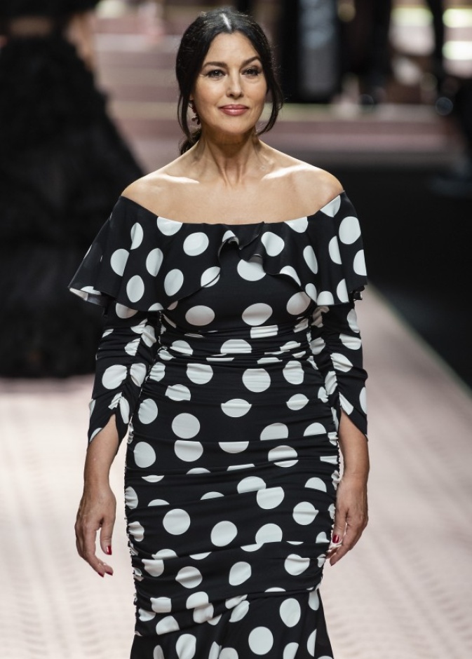 بدلة واسعة ومنقّطة من Dolce&Gabbana