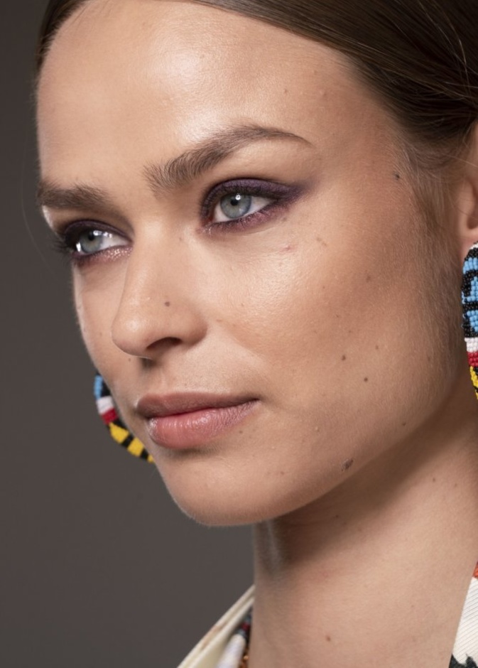 ادمجي لونين من الظلال بهذه الطريقة