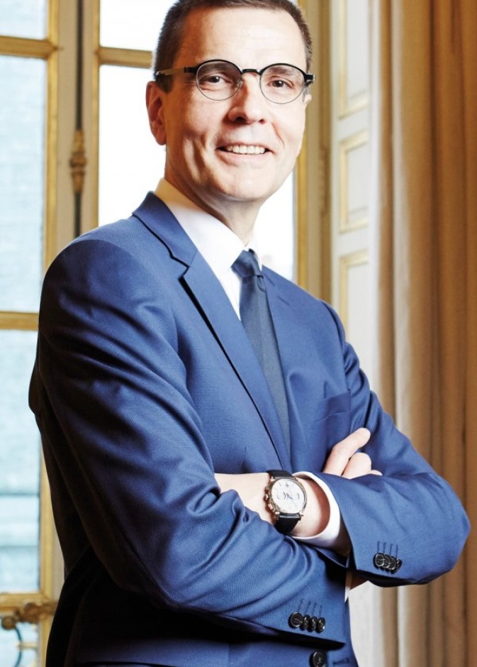 "جان-مارك مانسفيلت" Jean-Marc Mansvelt الرئيس التنفيذي لدار المجوهرات الفاخرة " شوميه"Chaumet 