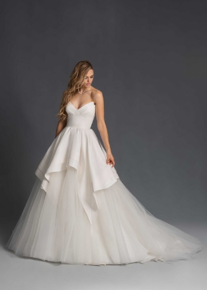 فستان من lazaro