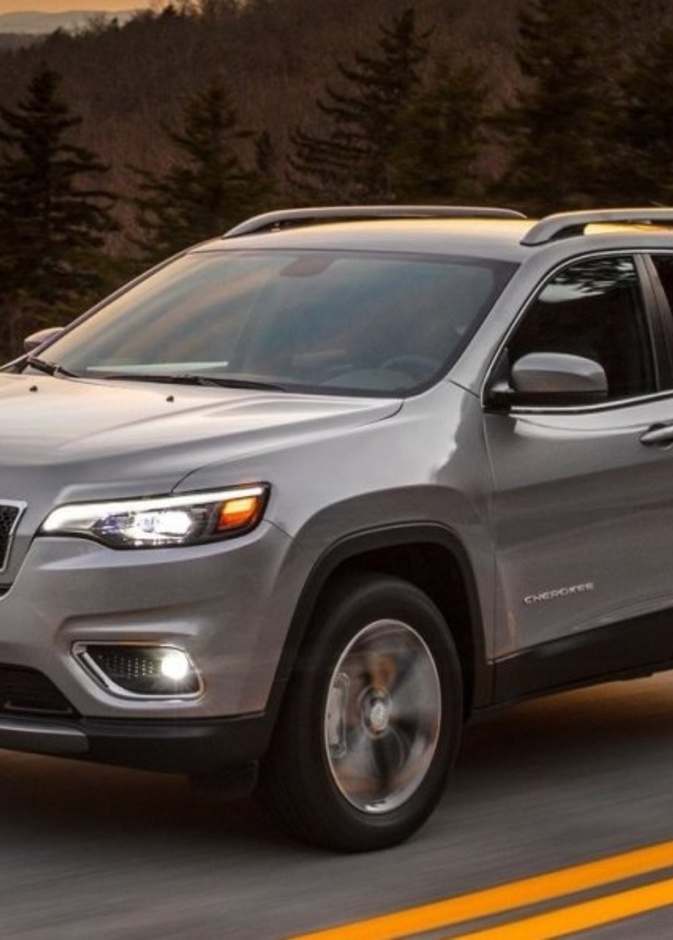 جراند شيروكي من الداخل