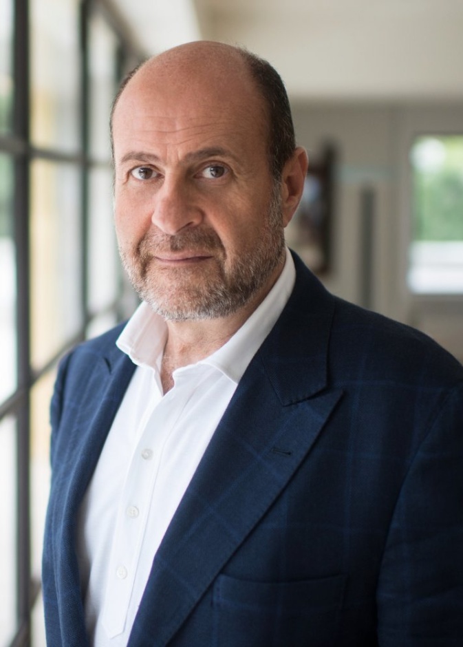 الرئيس التنفيذي للدار ألبيرت بوغوصيان