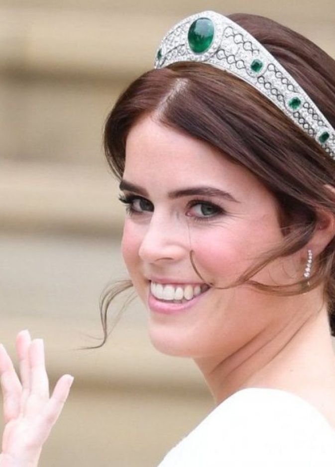 تاج Dutch Emerald Parure Tiara ومجوهرات الزمرد
