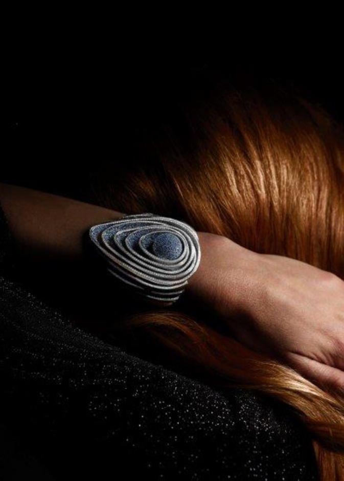 ألق المجوهرات الفاخرة:   SAPPHIRE ORBE من Audemars Piguet