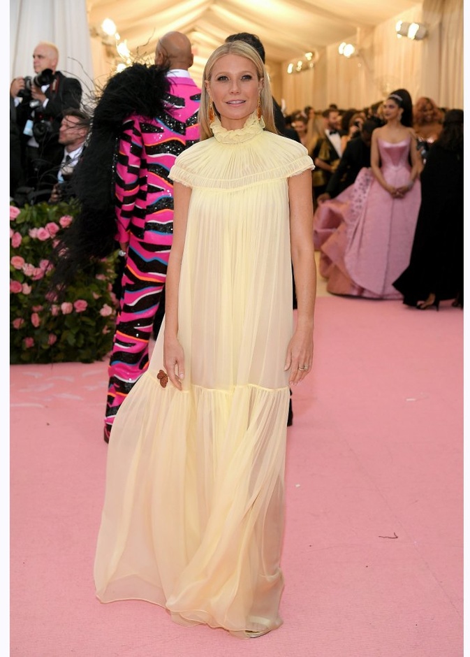 اطلالة مميّزة لغونيث بالترو وناتاشا رامسي ليفي في Met Gala 2019 بتوقيع Chloé