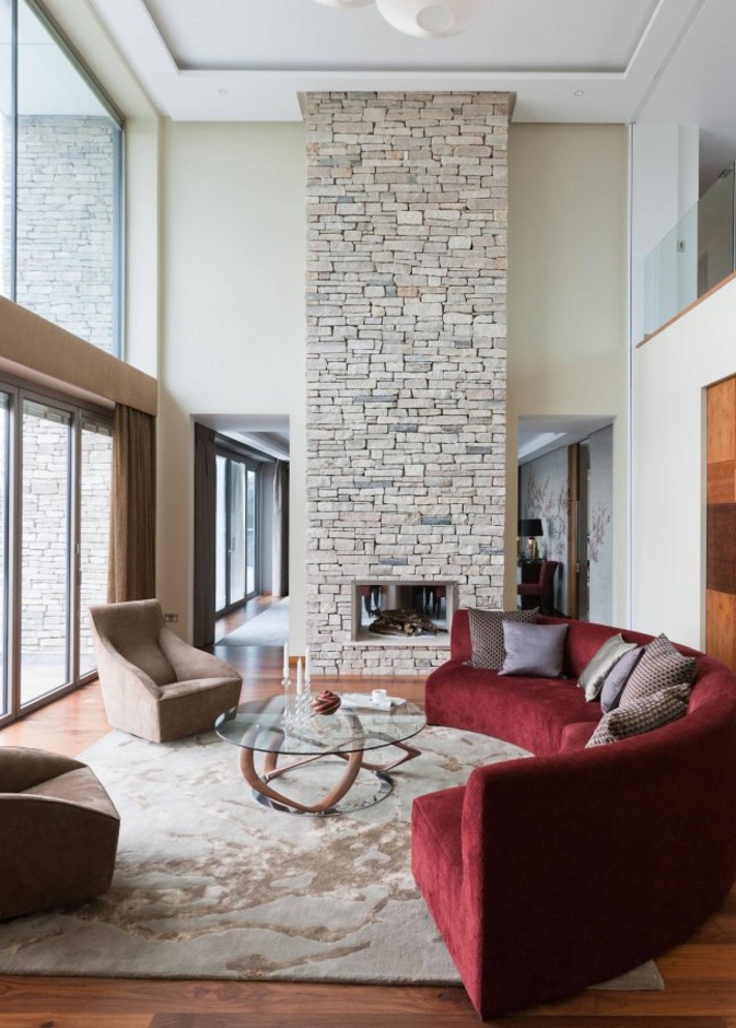 اختيار رائع للألوان في تصميم الكنب الدائري وباقي الأثاث