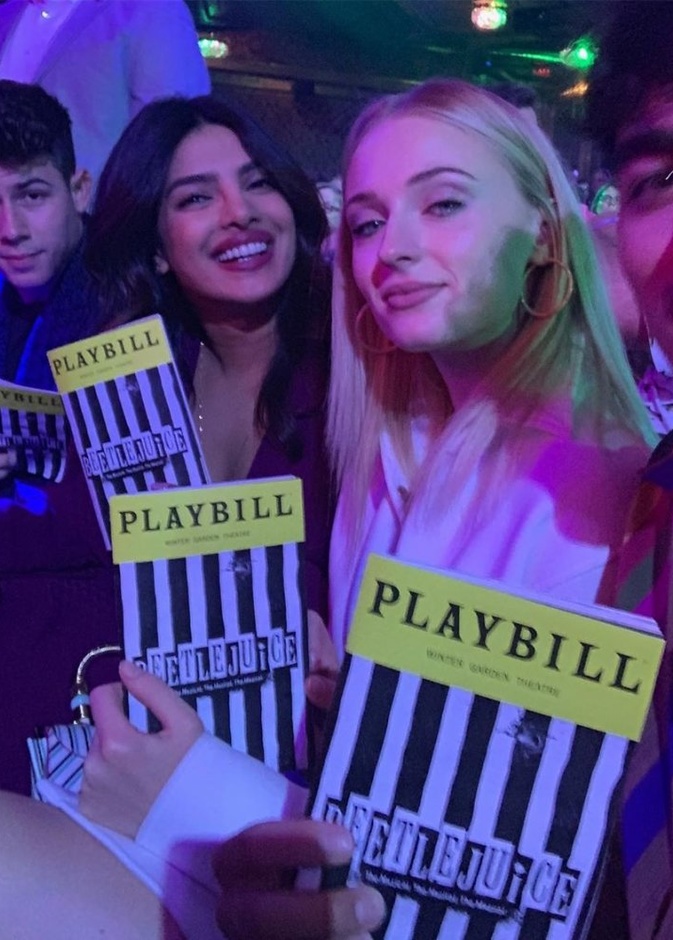  أناقة بريانكا تشوبرا