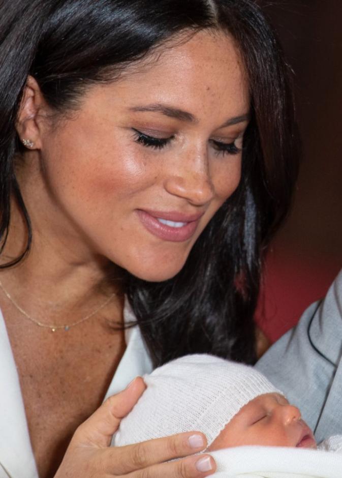 الأميرة ميغان ماركل Meghan Markle بتسريحات شعر طبيعية