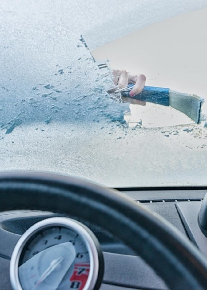 استخدام غطاء واقي للزجاج الأمامي