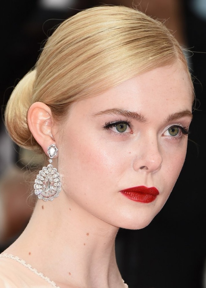 إطلالة جمالية ساحر للجميلة Elle Fanning في مهرجان كان