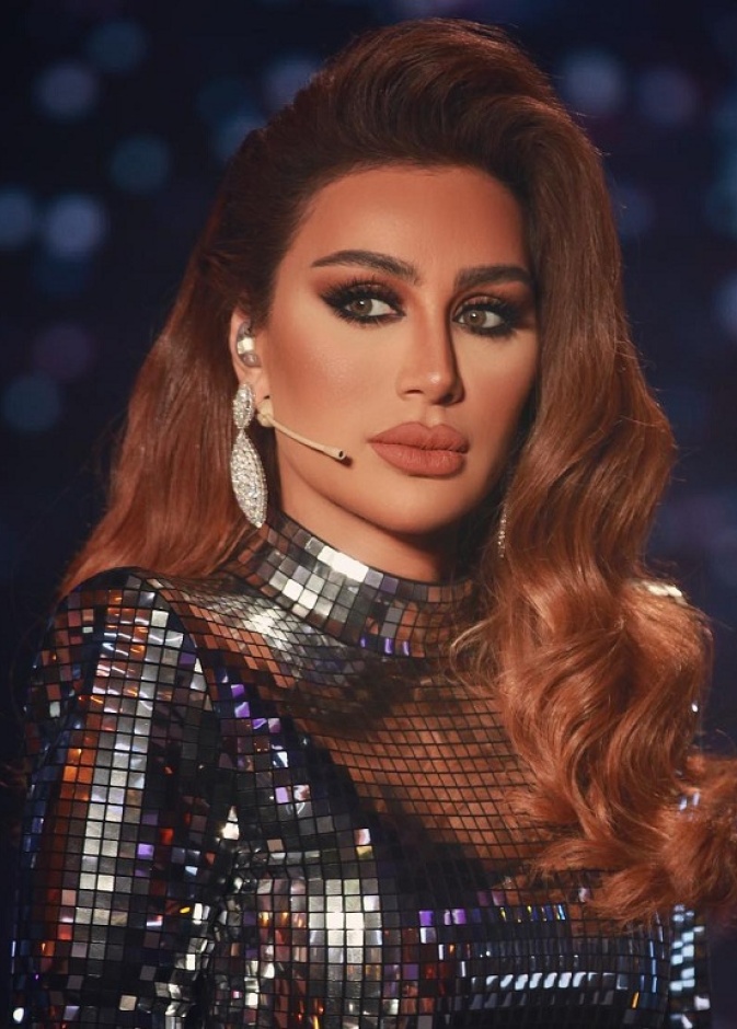 مايا دياب لا تمل من التفيير باطلالاتها الجمالية