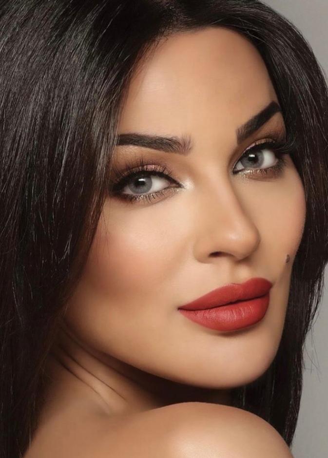 إطلالات مكياج سيرين عبد النور المشمشية