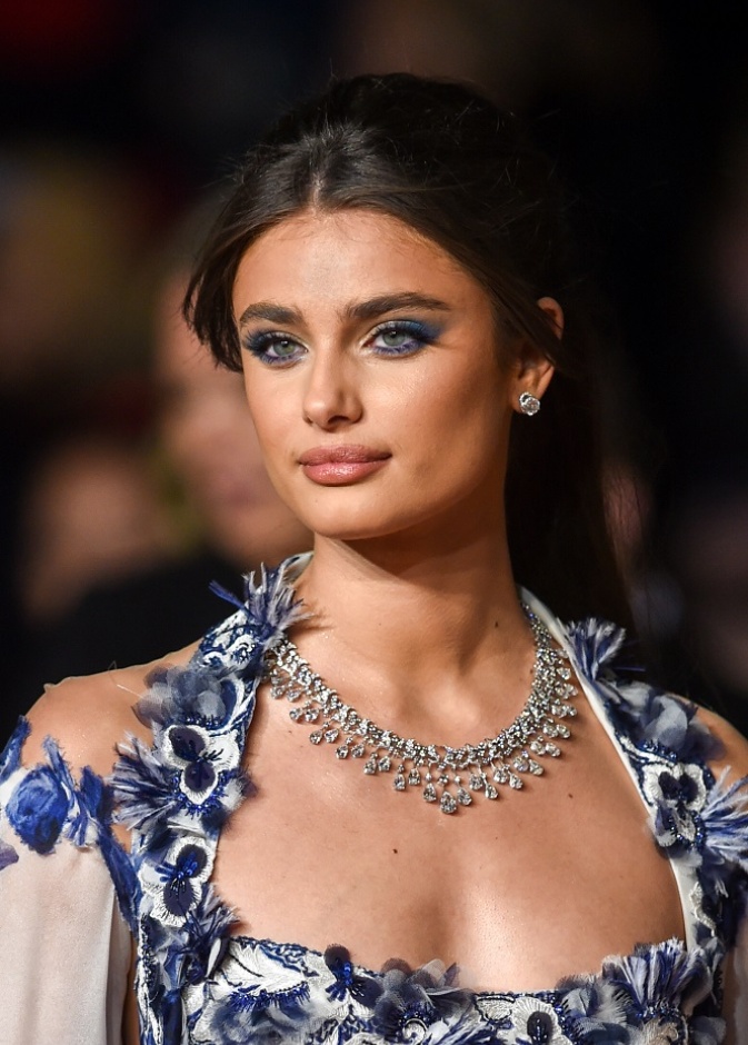 تايلور هيل Taylor Hill