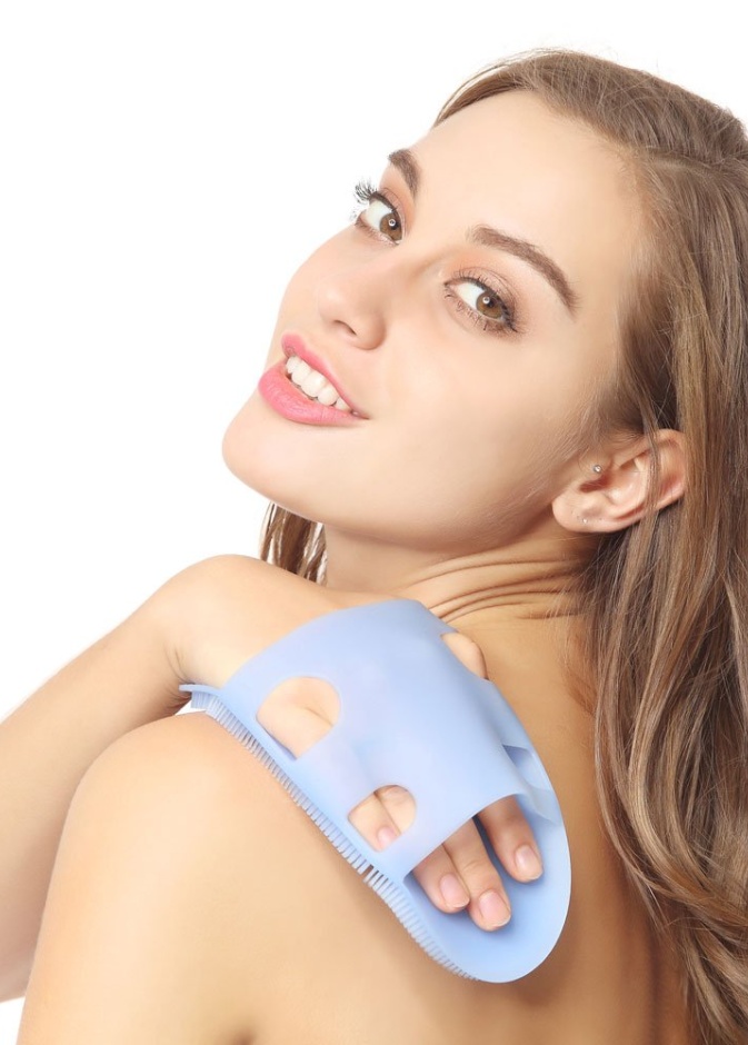 الماء البارد مفيد بعد خلطات التقشير والتفتيح في رمضان