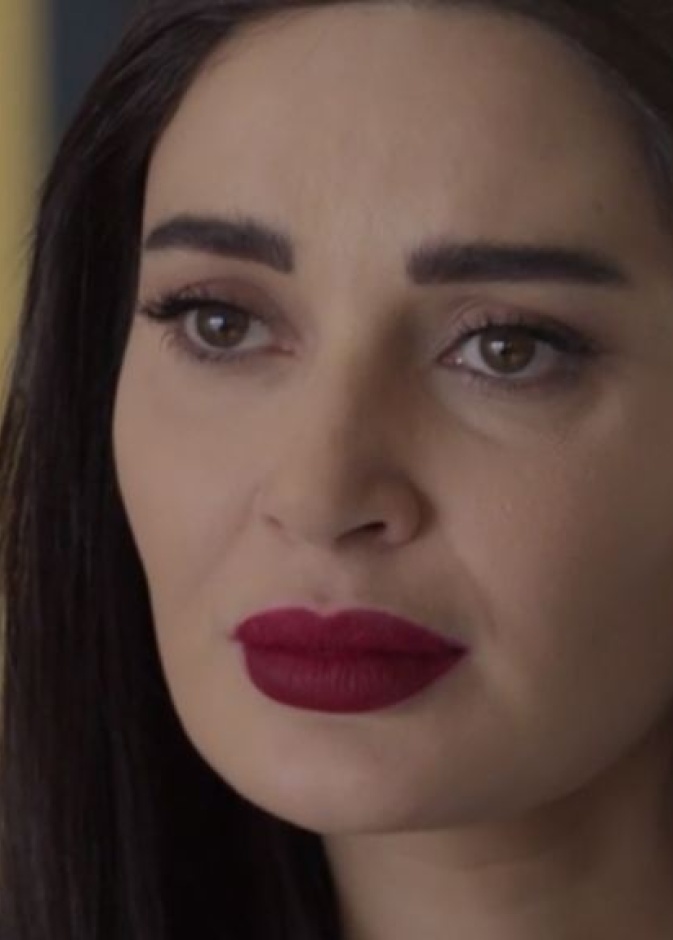 نادين نجيم تتعرض للعنف في مسلسل "خمسة ونص"